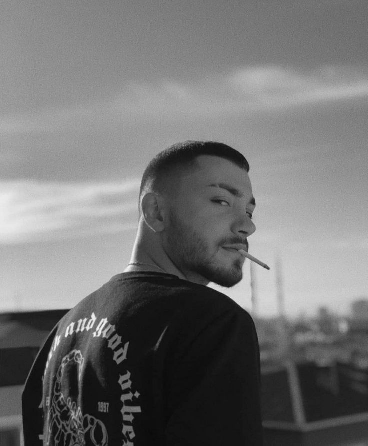 Caut fată pentru relație